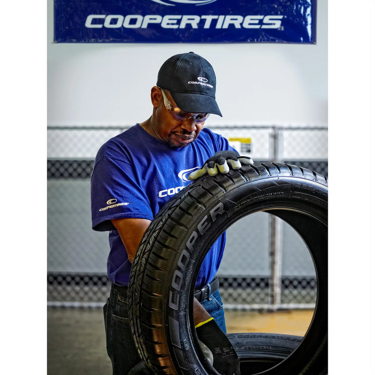 235/70R16 106T All-Season Tire Z8737