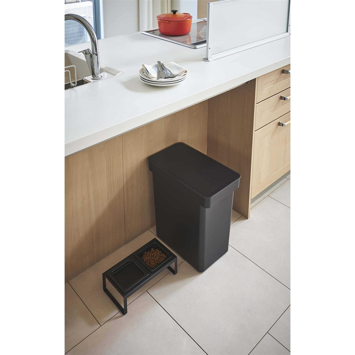 Rolling Airtight Pet Food Container M748232