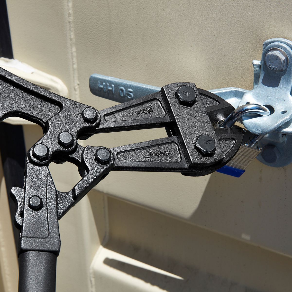 24 in. Compound Bolt Cutter V86526