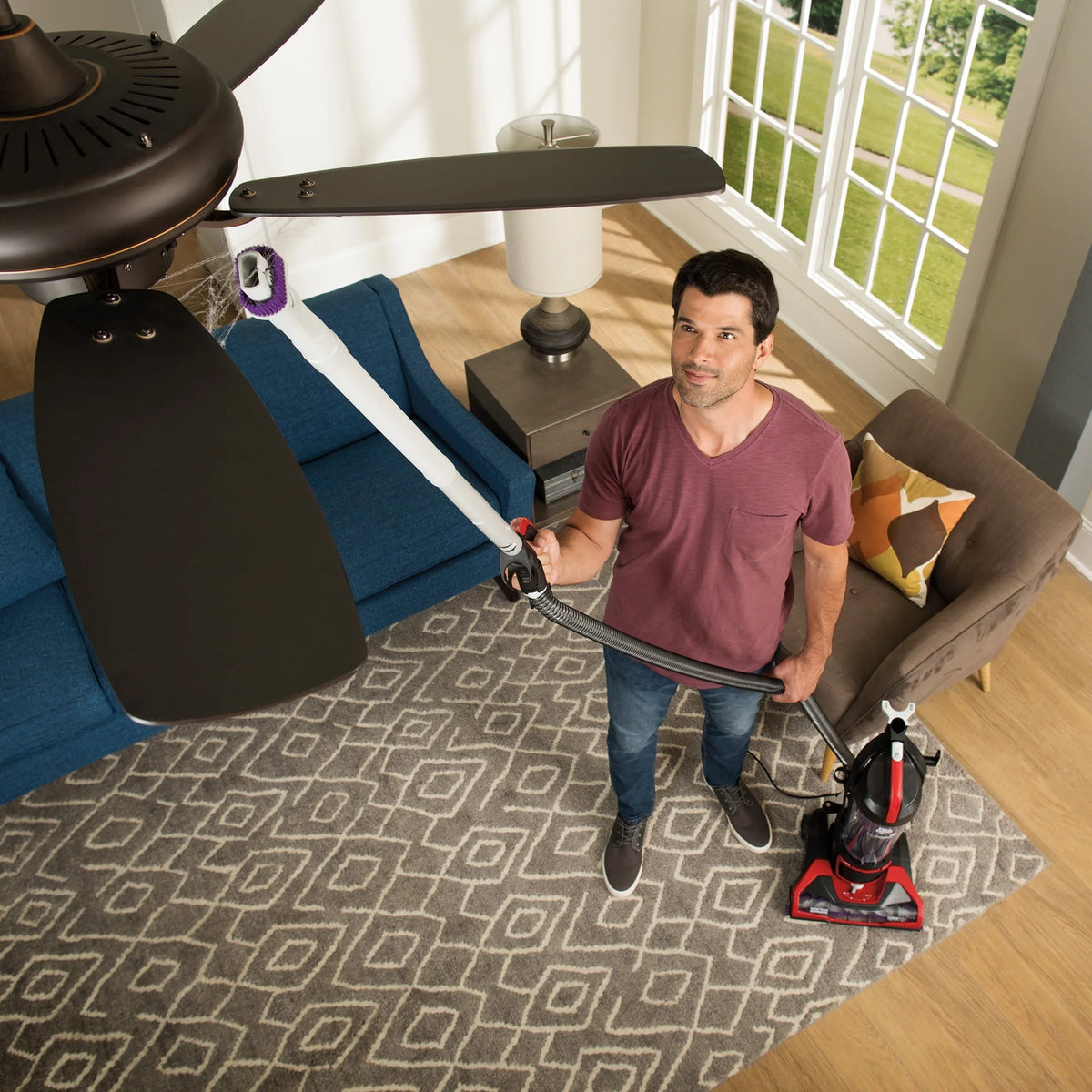 Bagless Upright Vacuum B1766