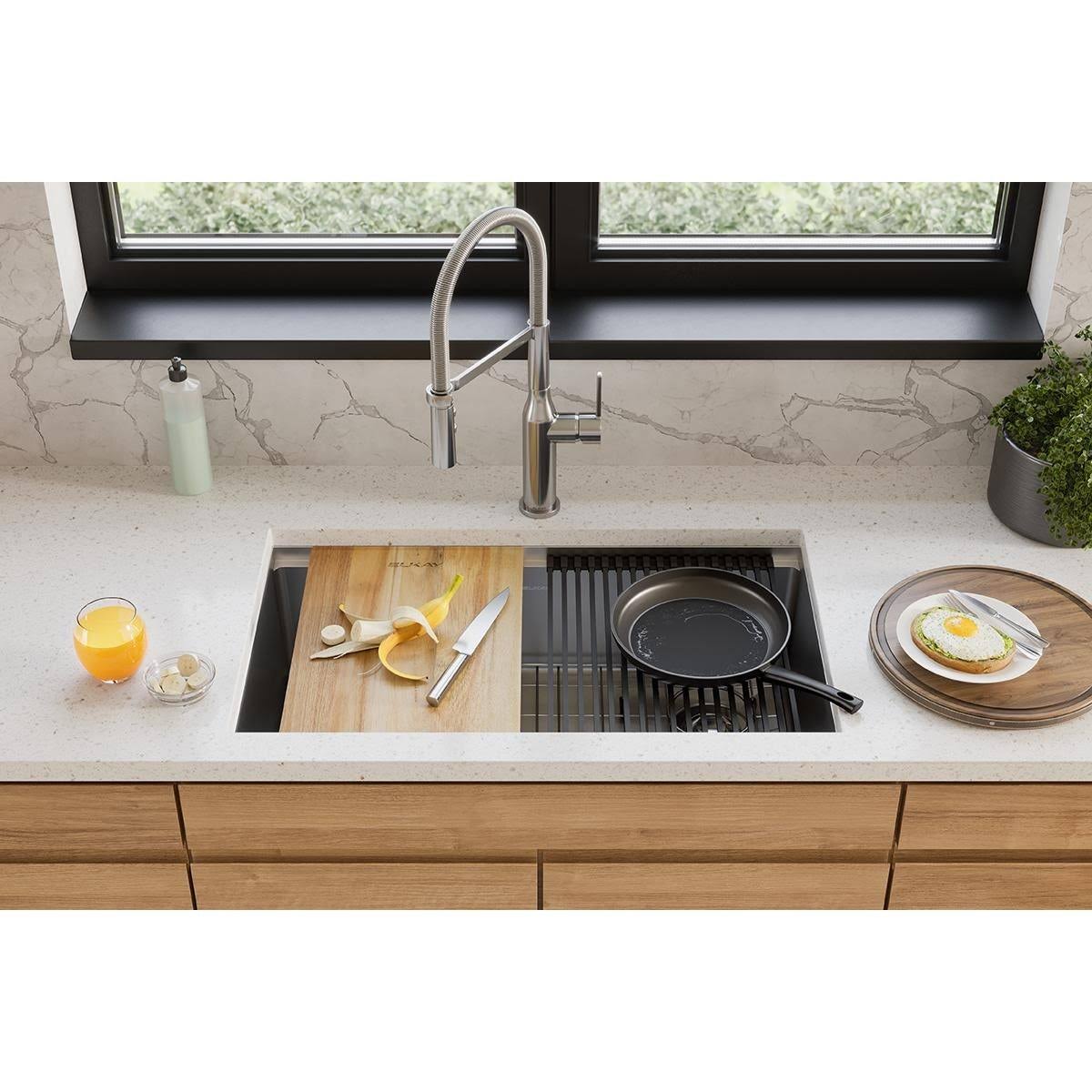 Acacia Hardwood Cutting Board Q8328